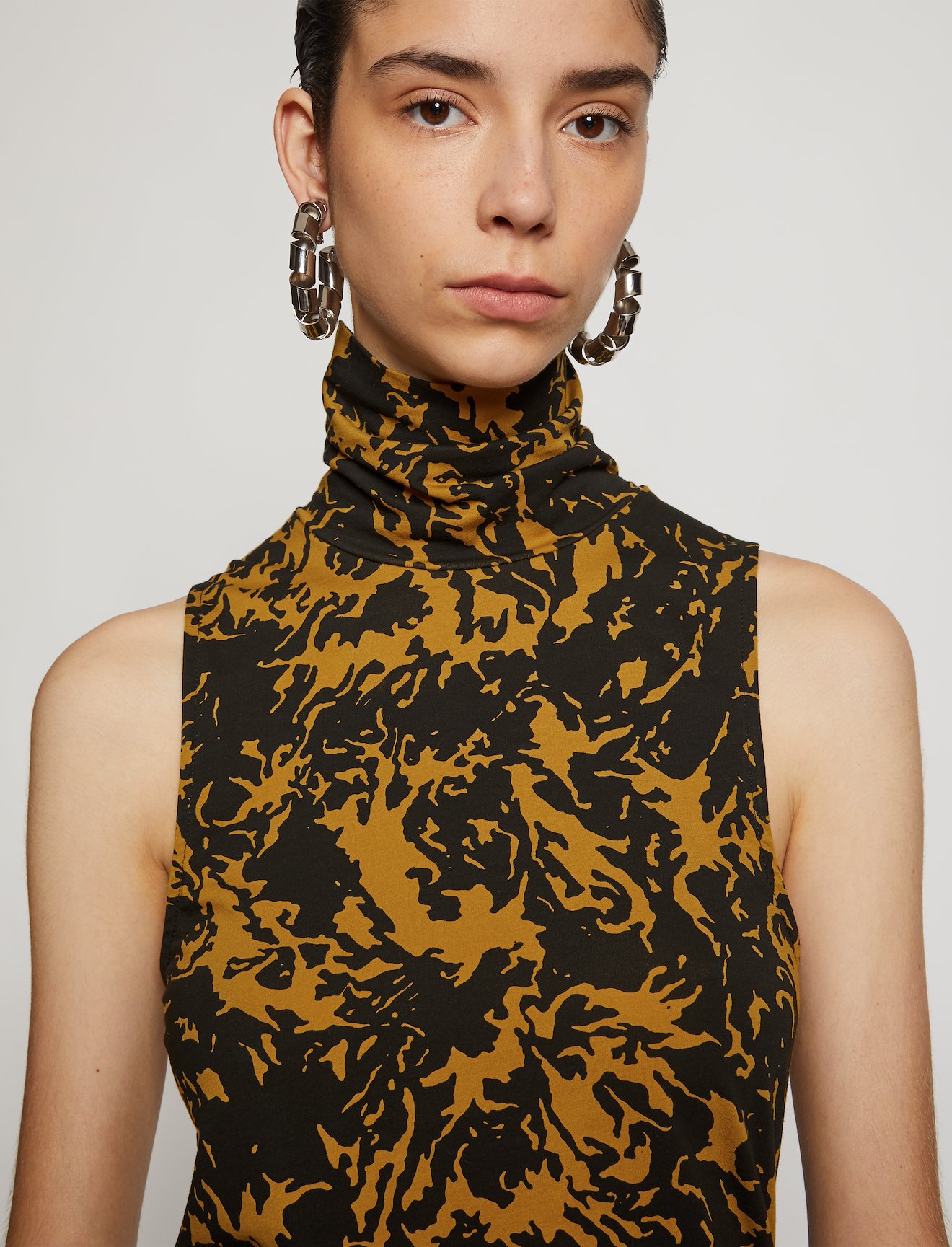 Shadow Print Mock Neck Tank Top #4