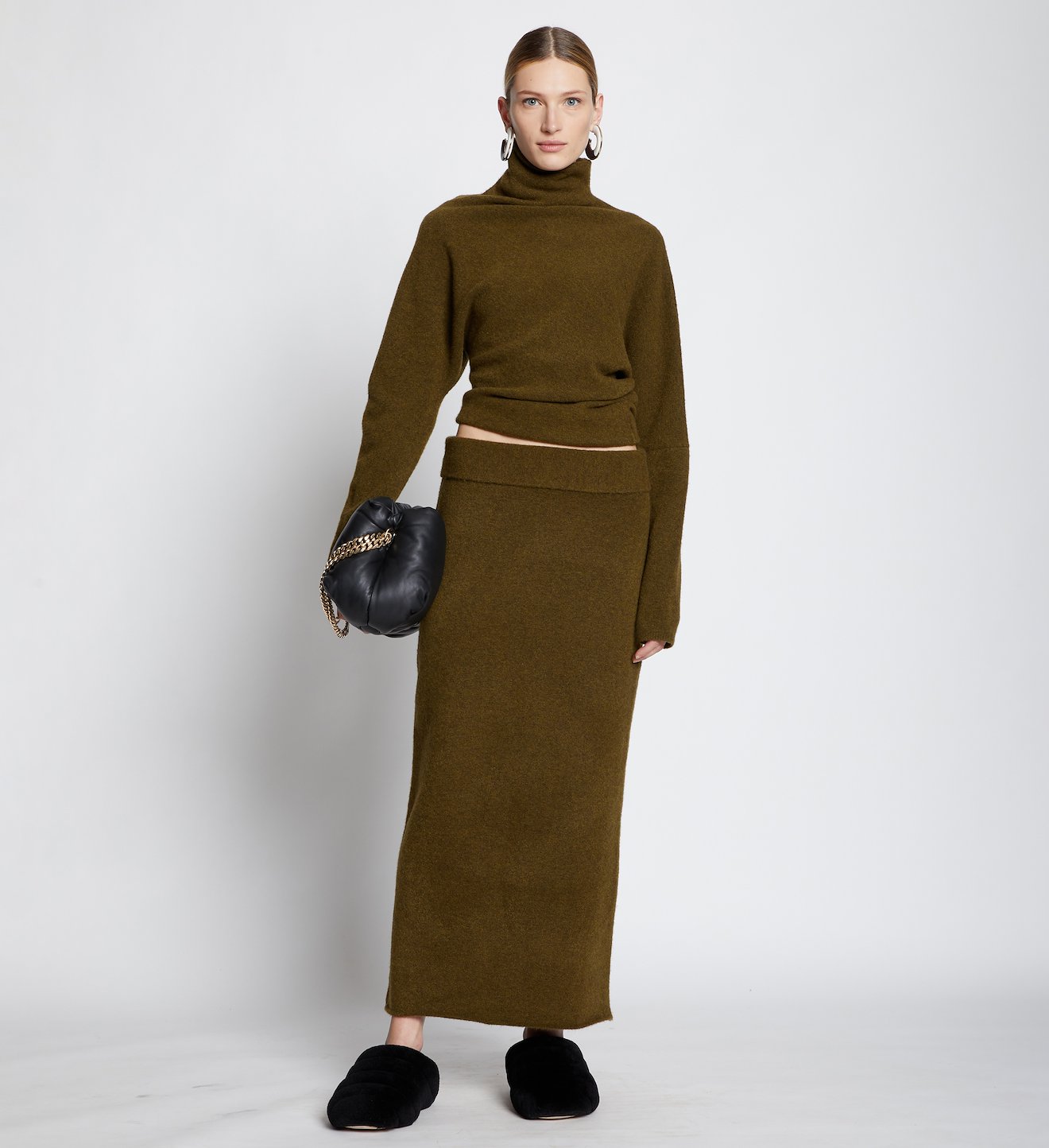 Wool Knit Twisted Turtleneck