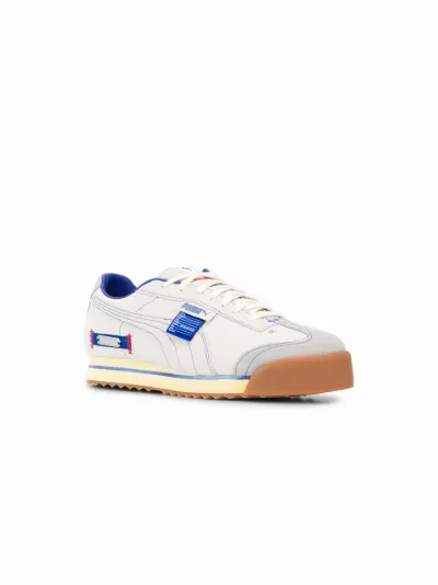 puma low top sneakers