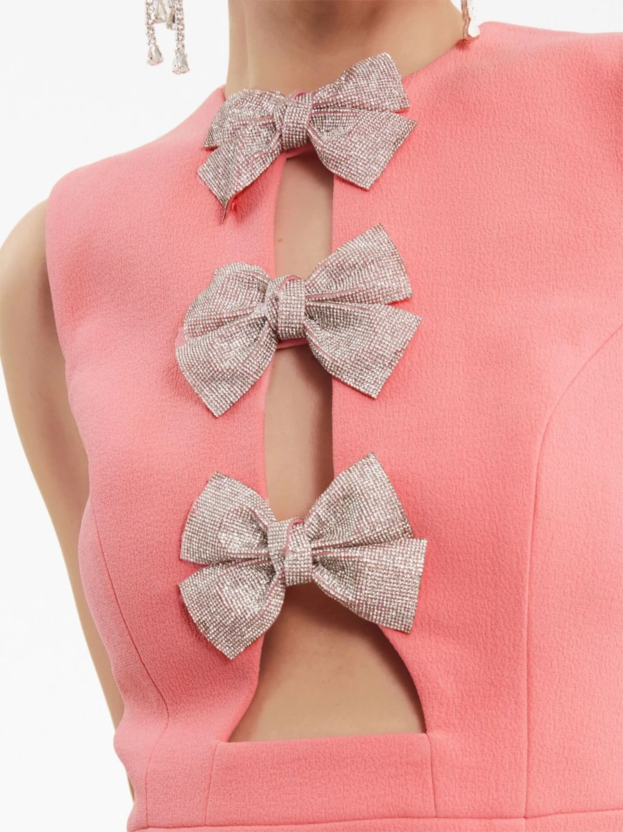 rebecca-vallance-brittany-bow-