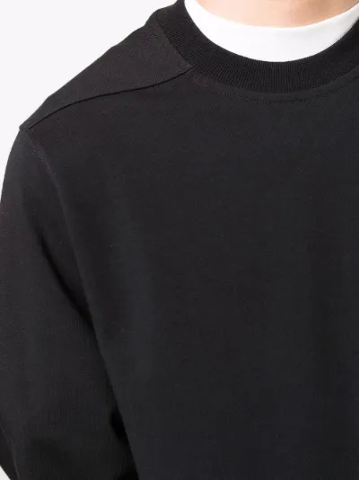 black fitted sweatshirt