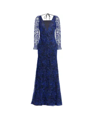 Blaue Robe mit Spitzenlage