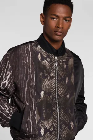 Bomber con estampados Ocelot y Python