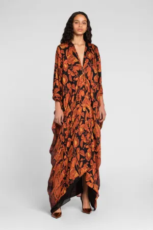 Caftan en soie à imprimé roses