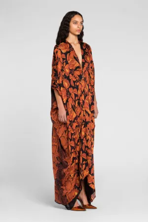 Caftan en soie à imprimé roses
