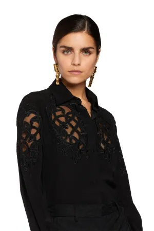 camisa con apliques