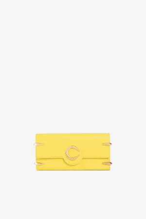 Cartera de cuero con logo C