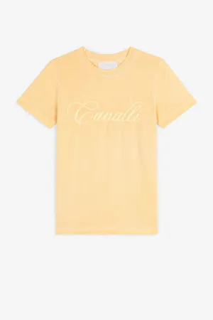 Camiseta con logo bordado