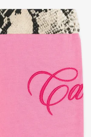 pantalones rectos con logo bordado