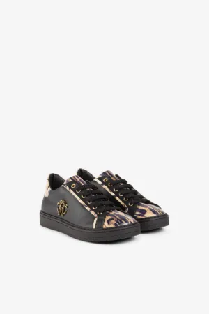 Sneakers con applicazione monogramma