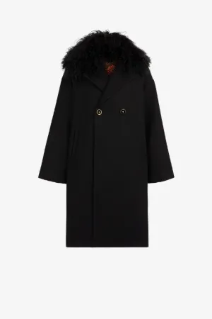 Manteau à boutonnage croisé bordé de peau lainée