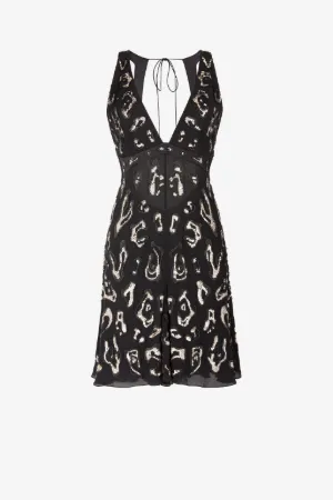 Mini-robe en soie à motif léopard en sequins