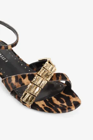 Sandalias con piel de becerro y estampado Ocelot