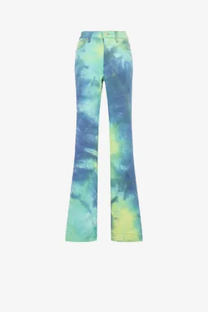 Schlagjeans in Batikoptik