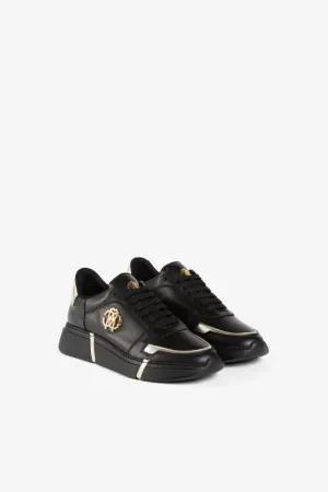 Sneakers mit RC-Monogramm