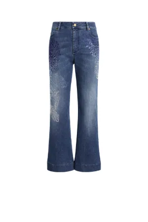 Verkürzte Jeans mit Feder-Design 