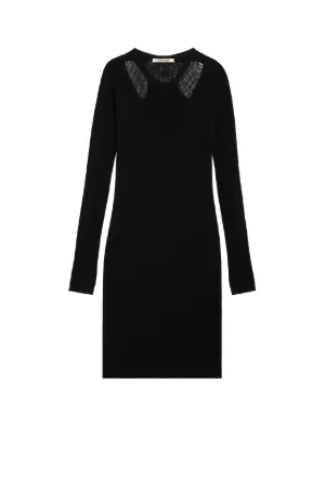 Vestido con aberturas de ganchillo