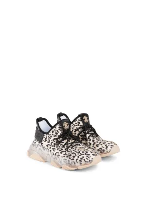 zapatillas con monograma RC