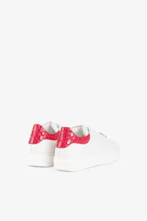 zapatillas con placa del logo