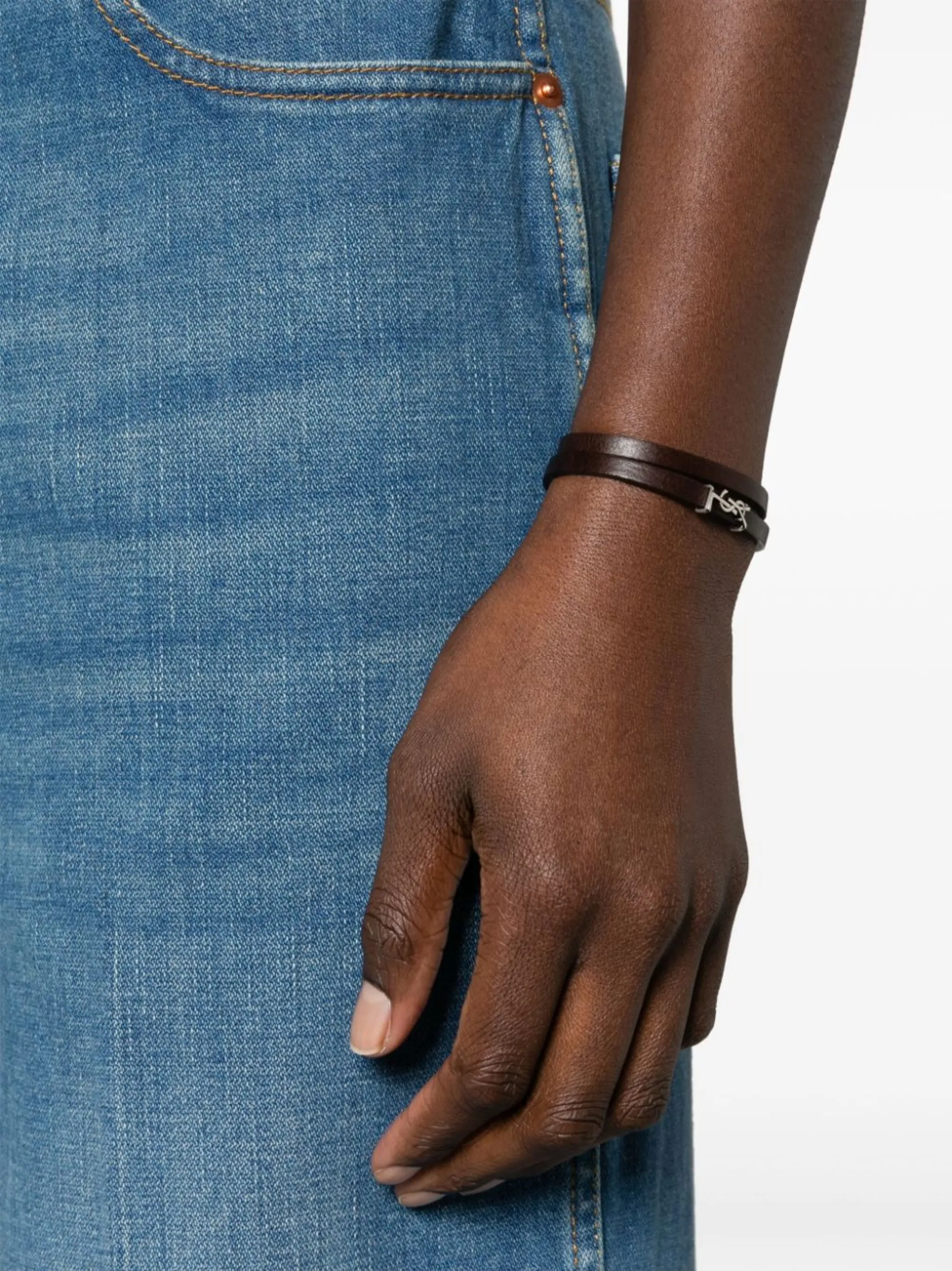 【送料&関税込】Saint Laurent Cassandre Logo Plaque Bracelet SAINT LAURENT Cassandre gold-tone bracelet | NET-A-PORTER