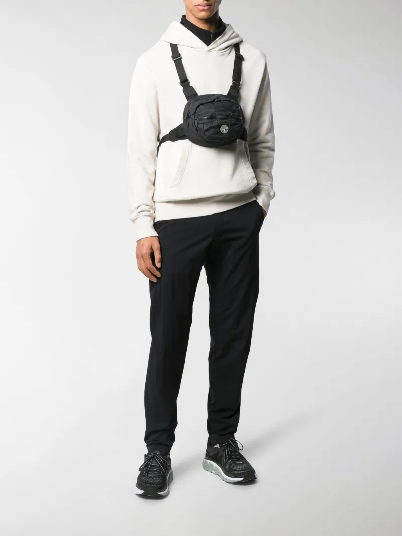 Stone Island Marsupio con ricamo nero | MODES