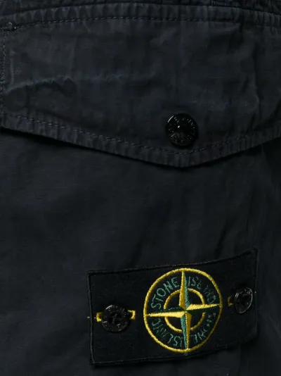 Pantaloni corti con applicazione logo | Stone Island | Eraldo.com