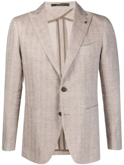 peak lapel single breasted suit