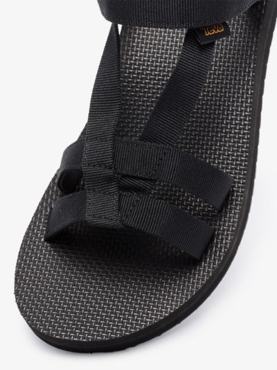 teva string sandals