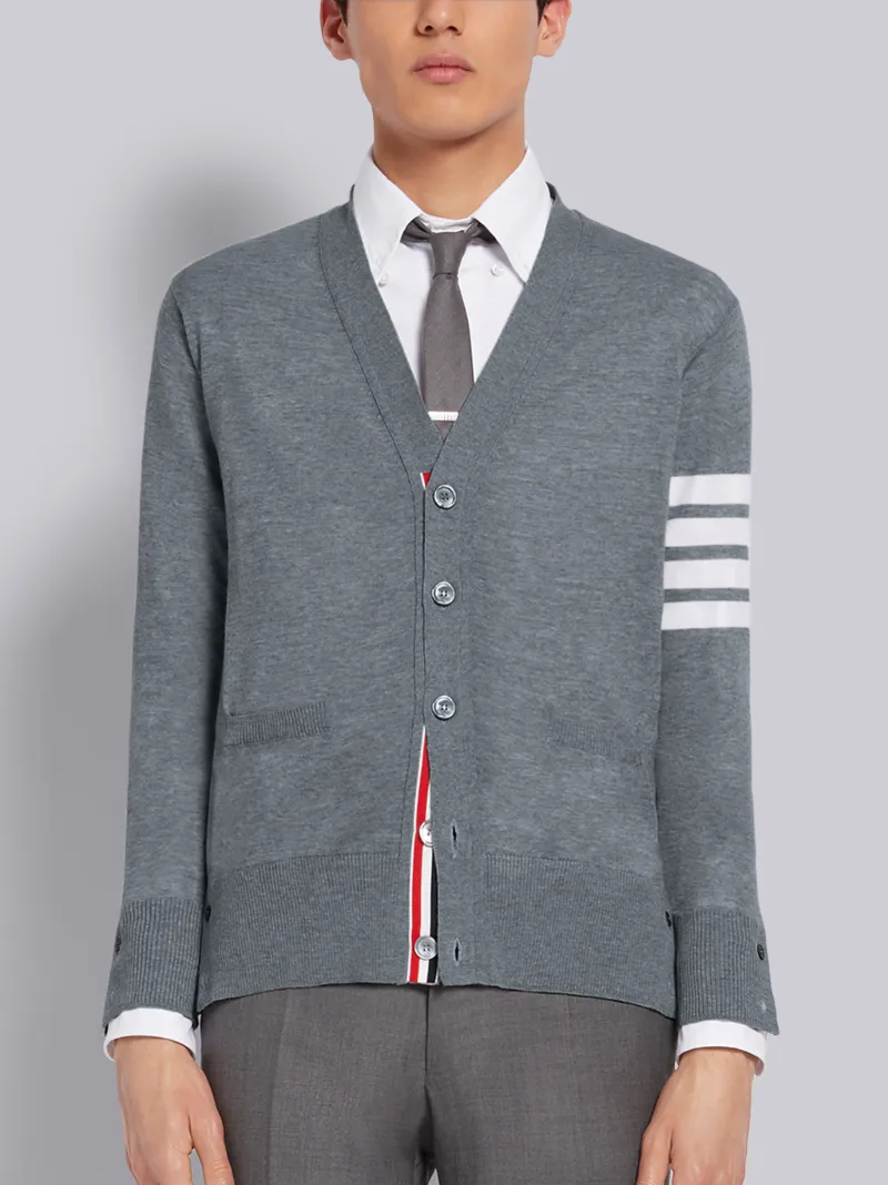 美品 THOM BROWNE 4bar Vネック メリノウールカーディガン M