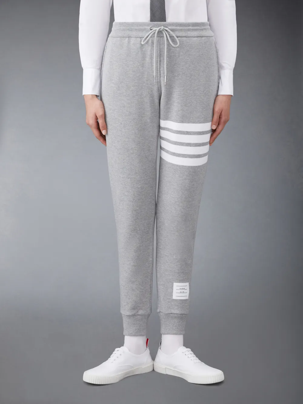 ライトグレー コットン ループバックニット エンジニアード 4BAR ストライプ クラシック スウェットパンツグレー | Thom Browne  公式オンラインサイト
