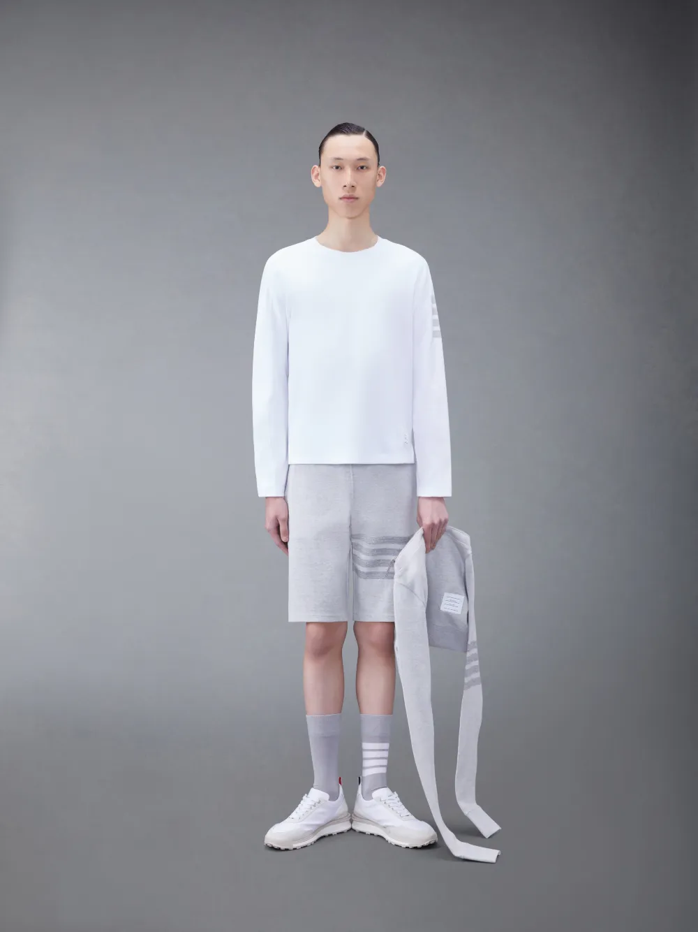 コットン4バーTシャツホワイト | Thom Browne 公式オンラインサイト コットン4バーTシャツホワイト | Thom Browne 公式オンラインサイト