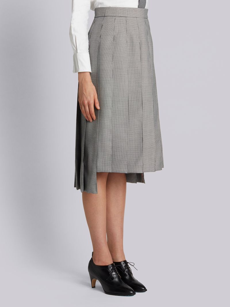 pleated skirt below knee