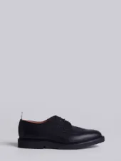 Classic Brogues With Gum Sole In Black Pebble Grain