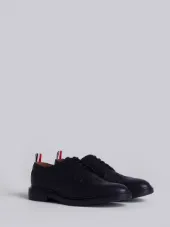 Classic Longwing Brogue With Lightweight Rubber Sole In Black Pebble Grain