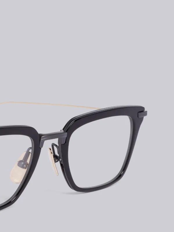 black wayfarer glasses