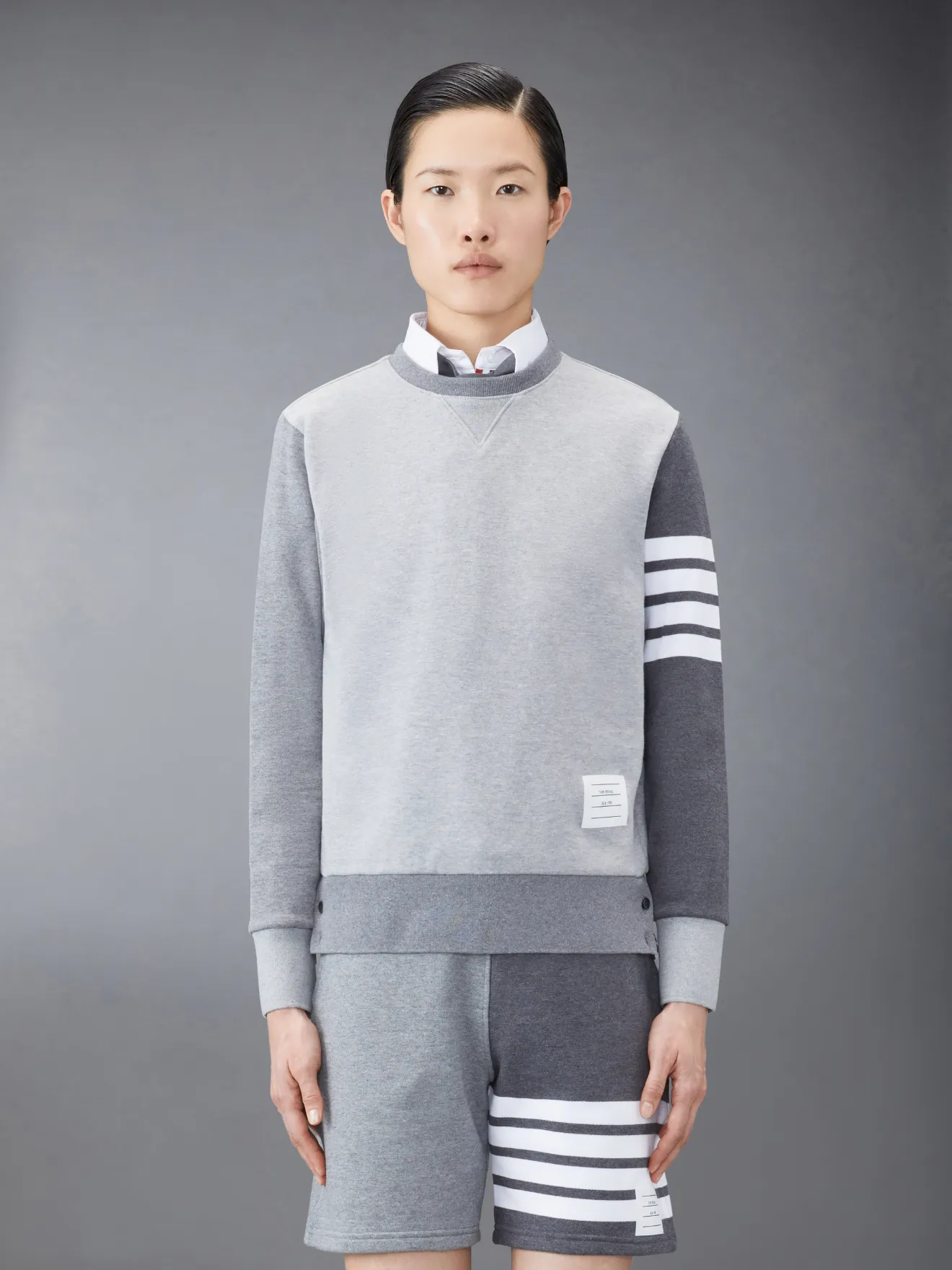 Grey sweatshirt with online collar