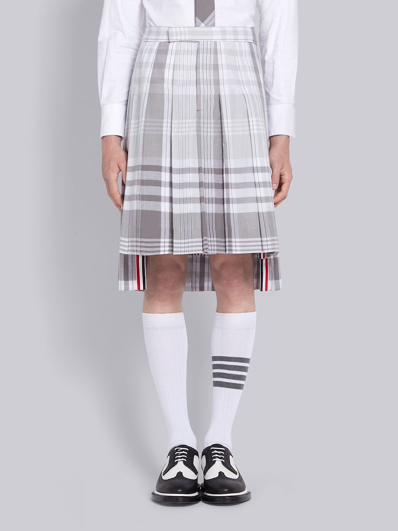 medium length pleated skirt