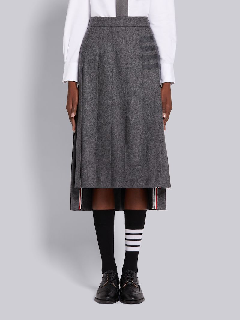 pleated skirt below knee