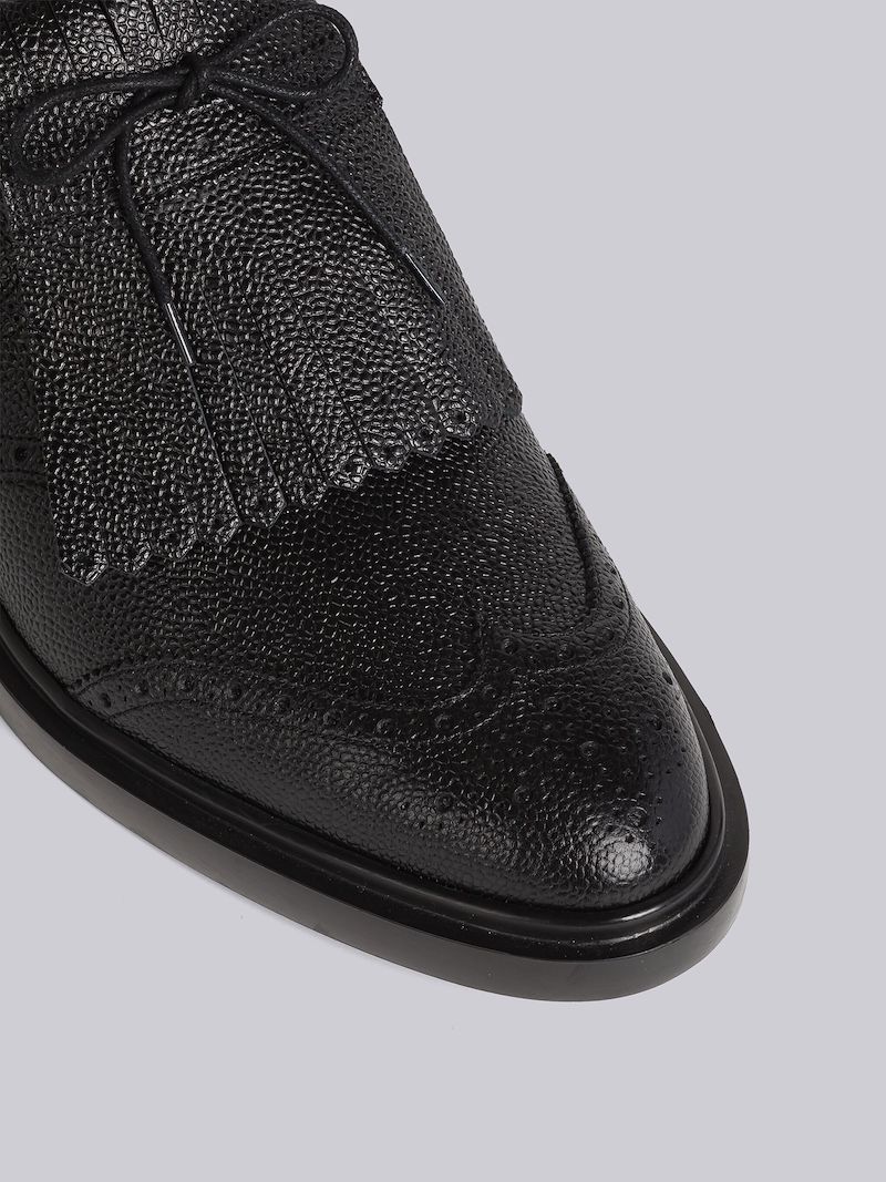 PEBBLE GRAIN LEATHER KILT WINGTIP BROGUE