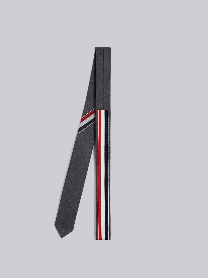 RWB-motif tie