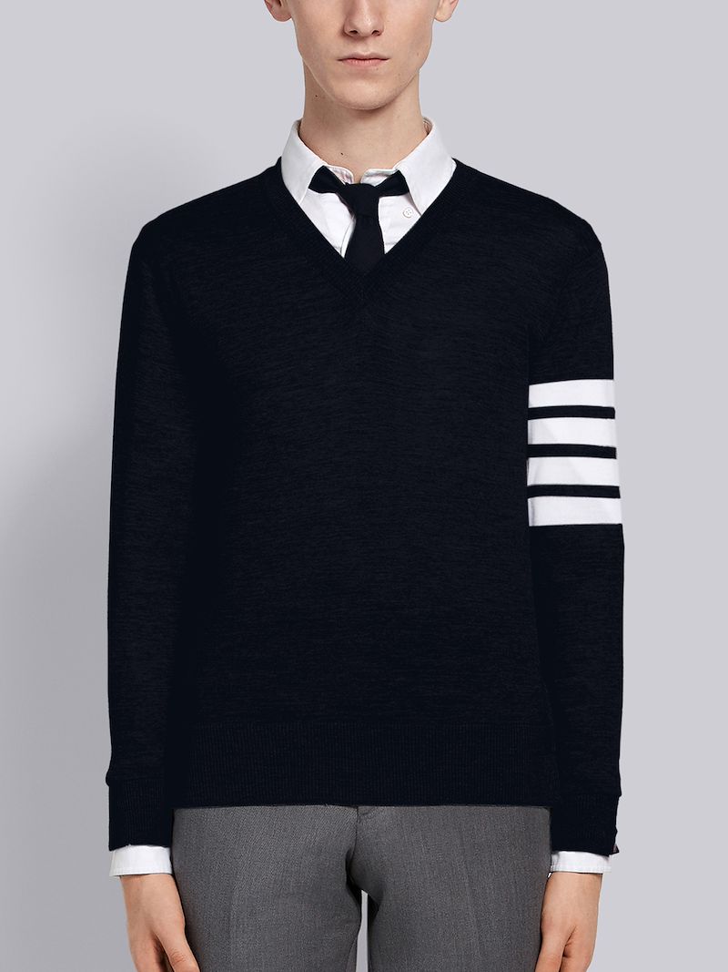 ネイビー ファインメリノウール Vネック プルオーバーブルー Thom Browne 公式オンラインサイト ネイビー ファインメリノウール Vネック プルオーバーブルー Thom Browne 公式オンラインサイト