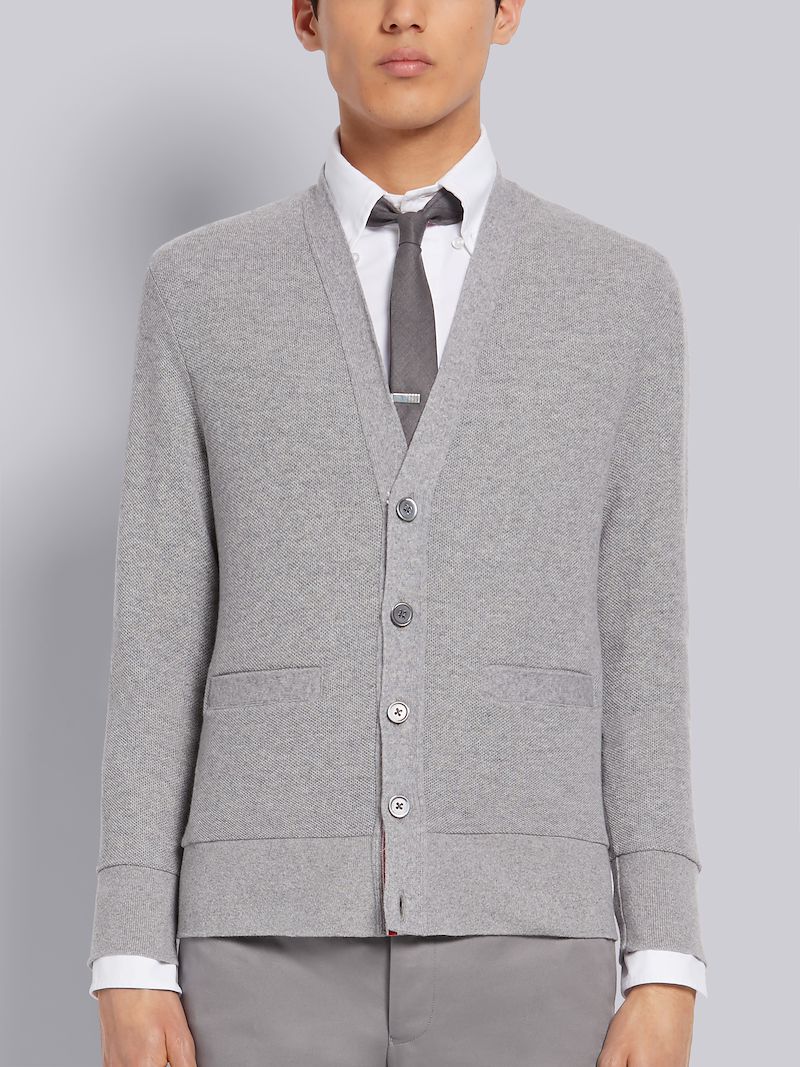 ライト グレーカシミアピケ V ネック カーディガングレー Thom Browne 公式オンラインサイト ライト グレーカシミアピケ V ネック カーディガングレー Thom Browne 公式オンラインサイト