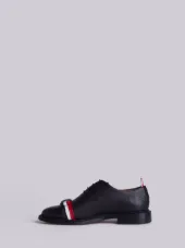 Wholecut tricolour bow shoe
