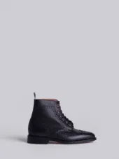Wingtip Brogue Boot With Leather Sole In Black Pebble Grain
