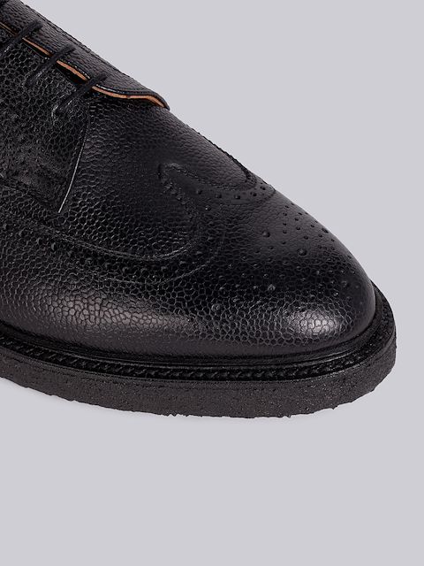 ブラック ペブルグレイン クラシック ロングウィングチップ ブローグ レザーソールブラック | Thom Browne 公式オンラインサイト