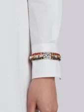 经典长袖纽扣尖领连衣裙