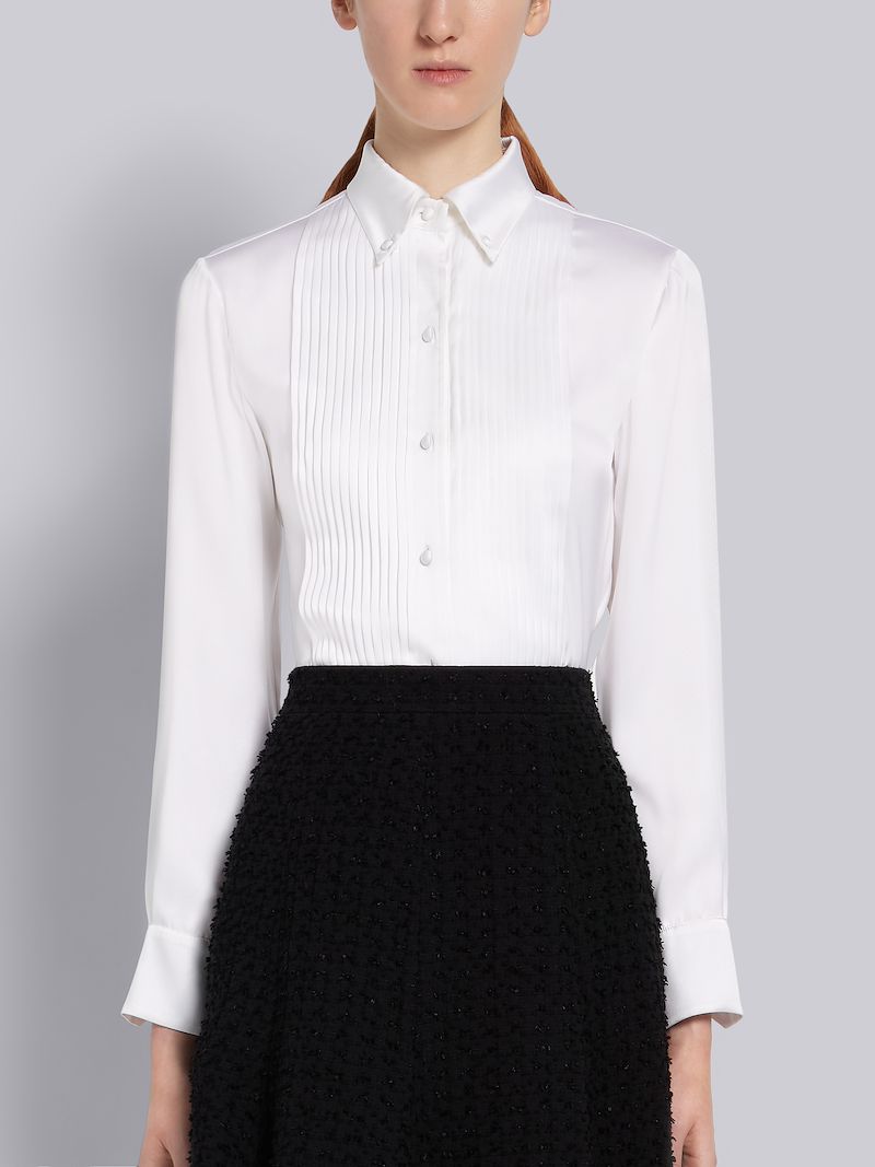 ホワイト ダブルフェイス サテンシルク プリーツ ビブロングスリーブ ポイントカラー シャツドレスホワイト Thom Browne 公式オンラインサイト ホワイト ダブルフェイス サテンシルク プリーツ ビブロングスリーブ ポイントカラー シャツドレスホワイト Thom Browne 公式オンラインサイト
