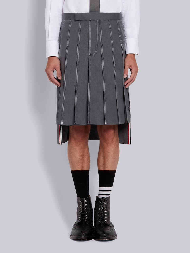 ミディアムグレー コットン タイプライター生地 ダブルニードルスティッチ 膝丈 プリーツクラシックスカートグレー Thom Browne 公式オンラインサイト ミディアムグレー コットン タイプライター生地 ダブルニードルスティッチ 膝丈 プリーツクラシックスカートグレー Thom Browne 公式オンラインサイト