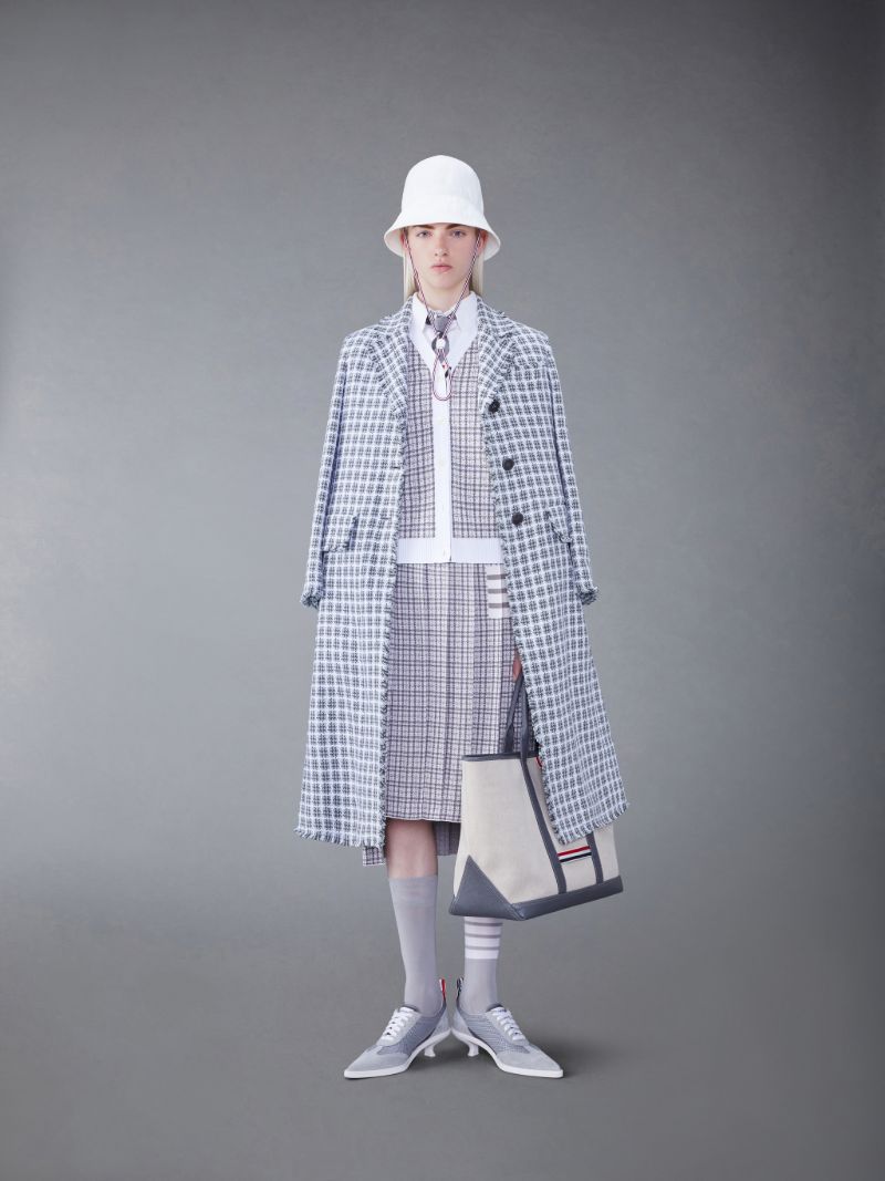 チェックサマーツイードフレイワイドラペルオーバーコートグレー | Thom Browne 公式オンラインサイト