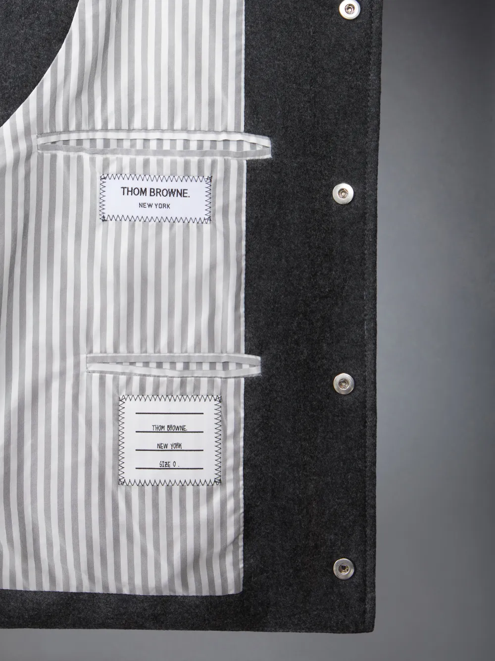 バージンウール ベストグレー | Thom Browne 公式オンラインサイト
